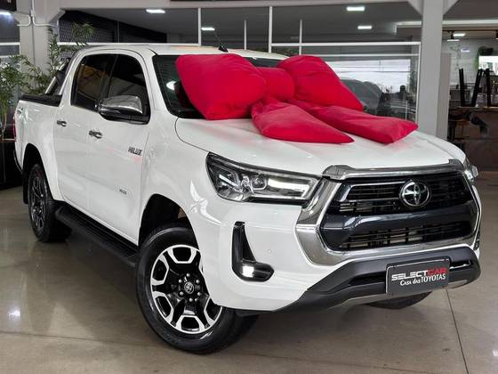 TOYOTA HILUX 2.8 D-4D TURBO DIESEL CD SRX 4X4 AUTOMÁTICO